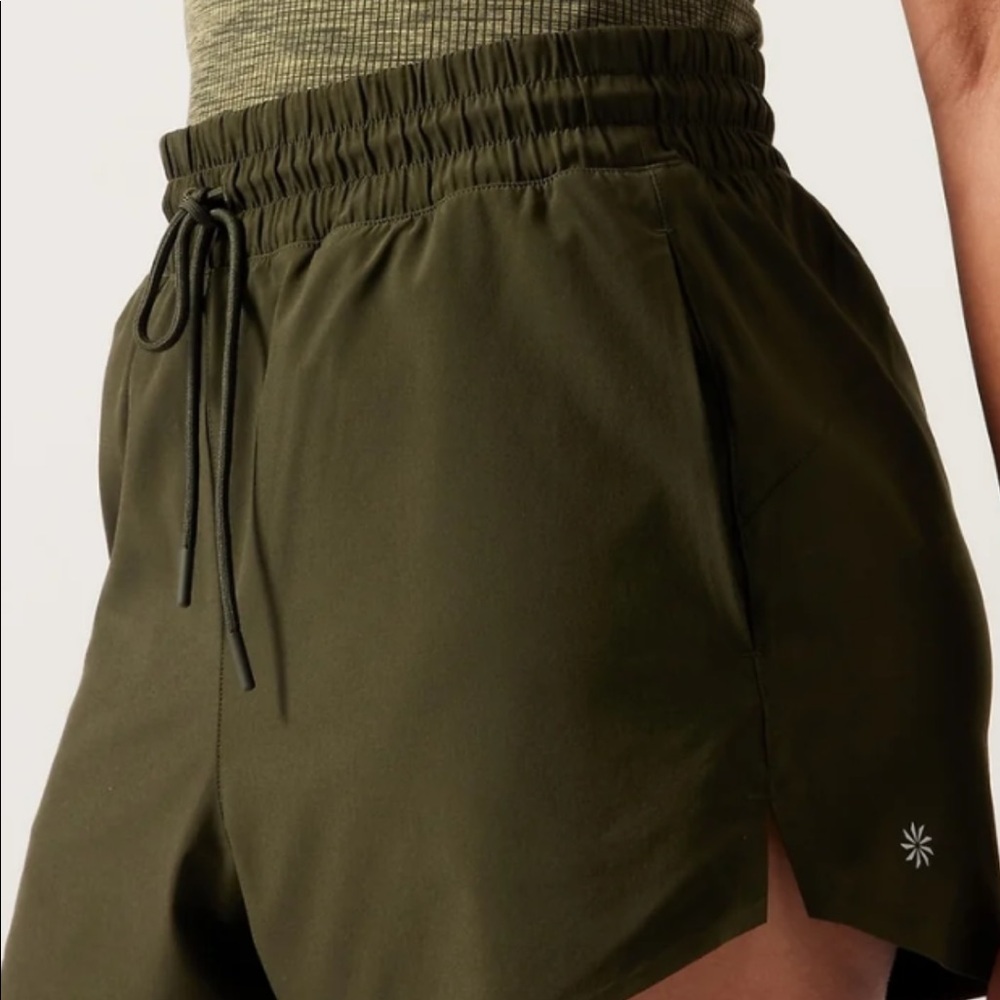 NWT Athleta Crossroads Short - size S